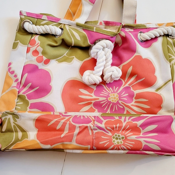 Clinique Tote - Picture 5 of 12